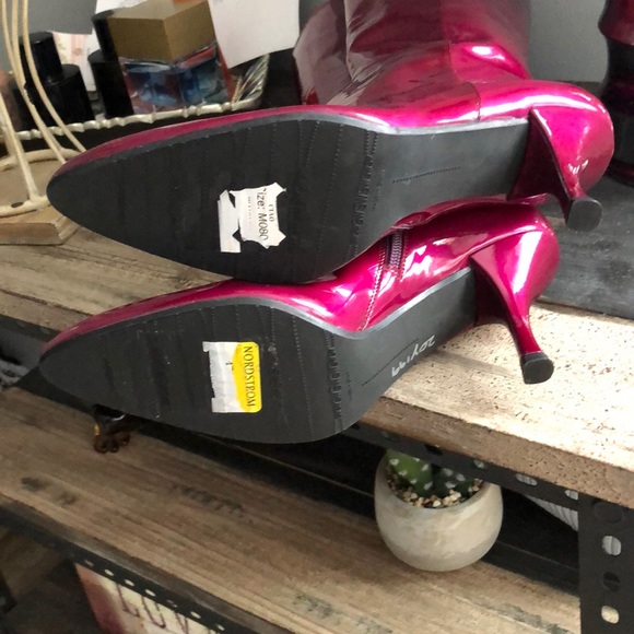 Stuart Weitzman boots - Picture 6 of 6